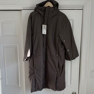 Houdini Cloud Jacket. NWT